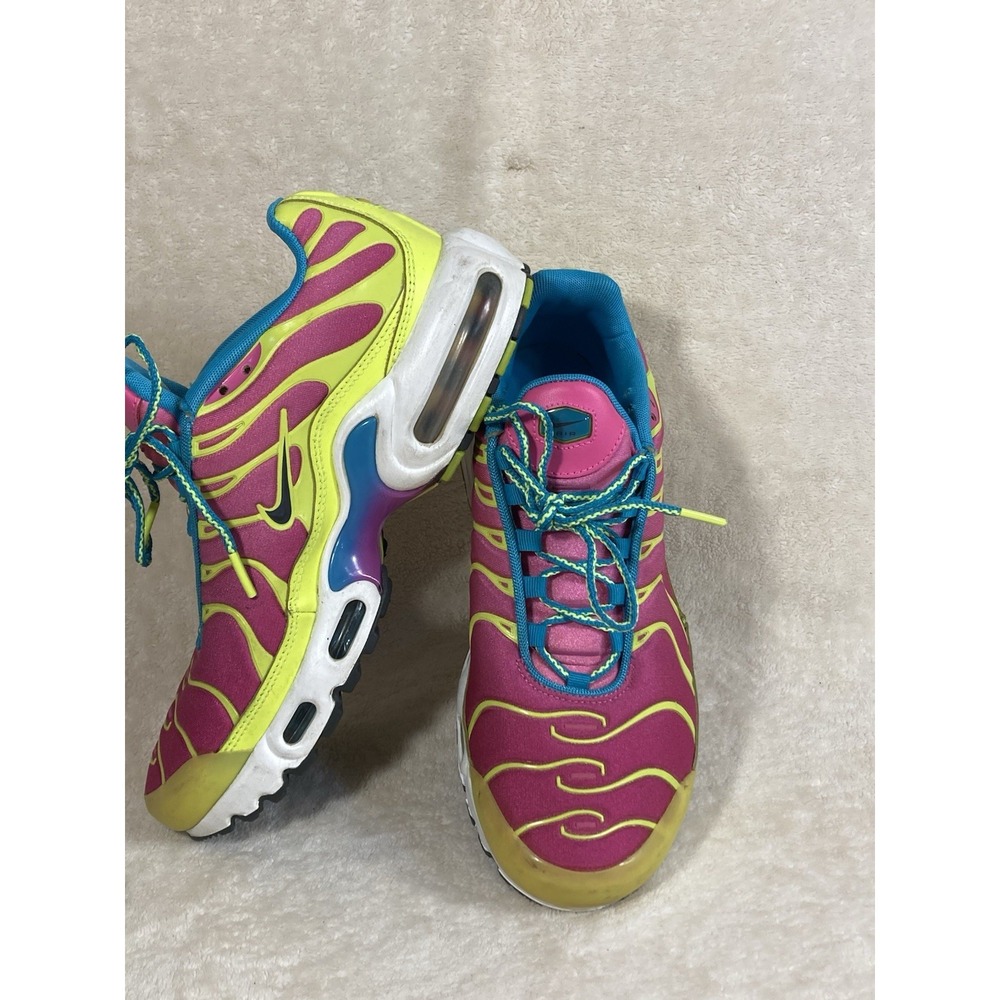 Nike Air Max Plus Volt Green Pink White  Girls 5.5Y Women's 7 CW5840 700  (USED)